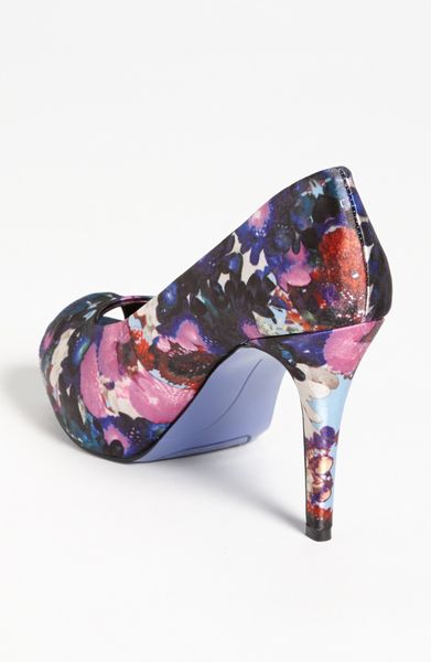 pumps multicolor