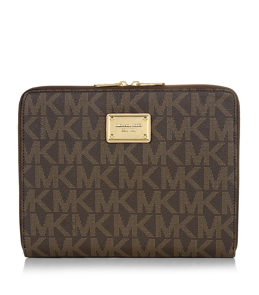 Michael Michael Kors Signature Ipad Case in Brown