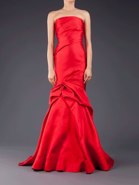 monique lhuillier strapless gown