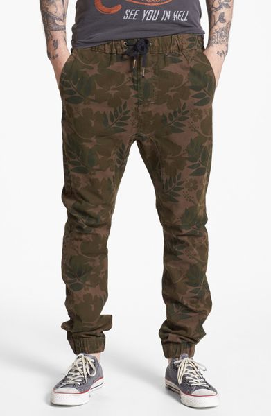 Zanerobe Sureshot Slim Tapered Leg Chinos in Green for Men (Atruim ... Zanerobe Sureshot Slim Tapered Leg Chinos in Green for Men (Atruim ...