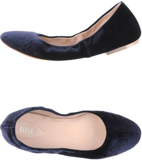 black high heels with feathers
