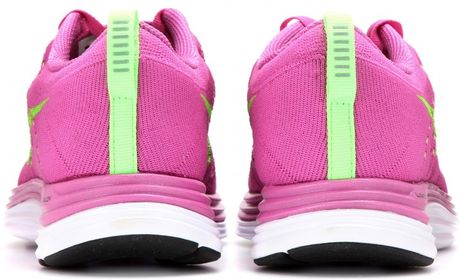 nike flyknit lunar pink