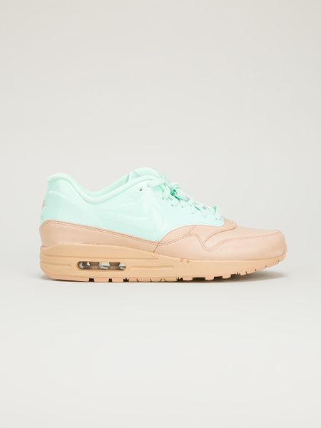 womens nude air max