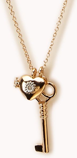 Forever 21 Heart Key Pendant Necklace in Gold