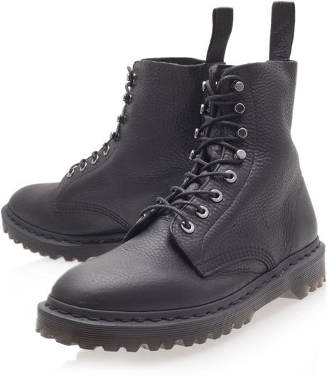 tying dr martens