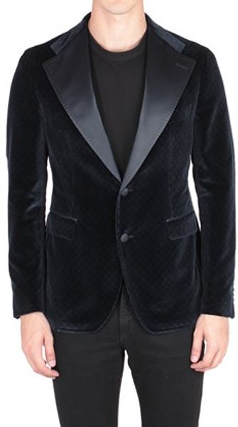 All Listings Mens Velvet Shoes-Smoking Loafers-Prom Shoes Mens velvet loafers are a formal style designer velvet smoking slipper style loafers that have come back big time like never before and are perfect for smoking jackets for wearing to the Prom or on the Red Carpet.