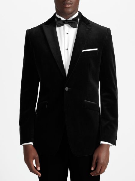 What Black Tie Means Today These jackets are closer related to that of a dinner jacket as opposed to a smoking jacket or dressing gown. Contemporary smoking jackets for black tie optional affairs These newer dinner jacket styles are far more popular today than the classic smoking jacket and are far easier to find in stores.