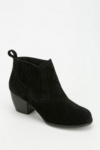 Urban Outfitters Restricted Western Ankle Boot in Black | Lyst