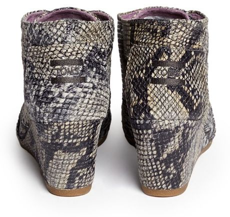 ... Serpentine Pattern Desert Wedges in Gray (Animal Print,Grey) | Lyst