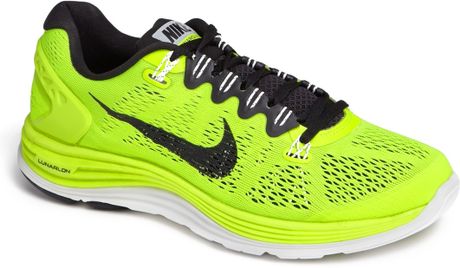mens black nike running shoes
