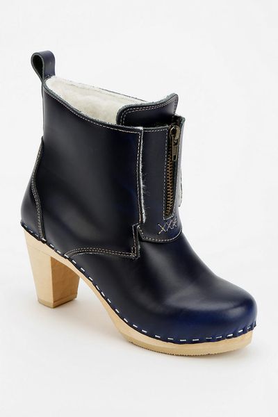 Urban Outfitters Maguba Vancouver Frontzip Heeled Boot in Blue (NAVY)