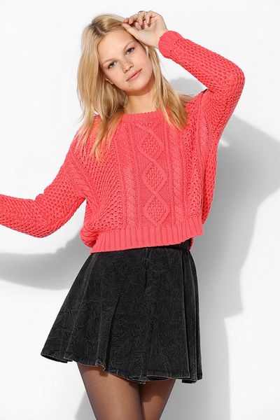 Urban Outfitters Bdg Cableknit Cropped Sweater in Red | Lyst