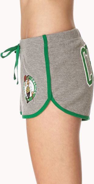 Forever 21 Boston Celtics Dolphin Shorts in Gray (Heather greygreen) Forever 21 Boston Celtics Dolphin Shorts in Gray (Heather greygreen)