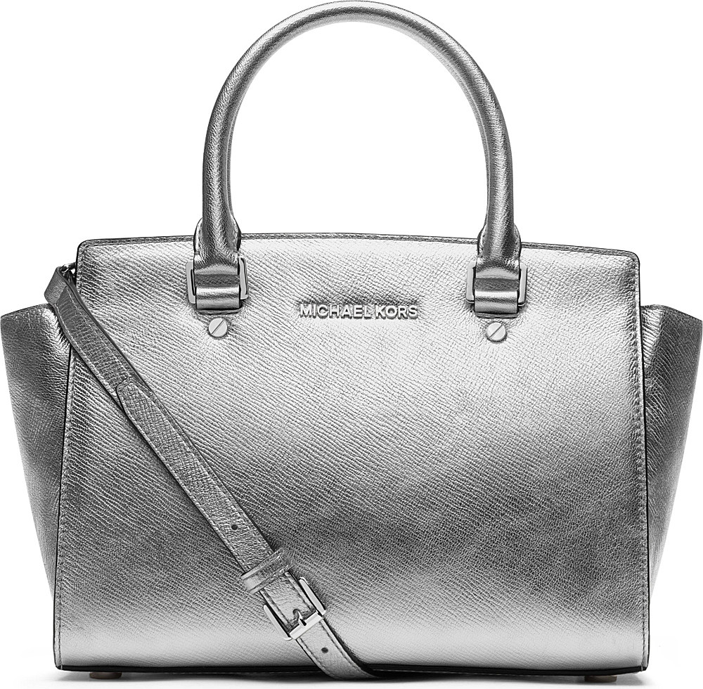 Michael Kors Selma Metallic Leather Messenger Bag in Silver (Met franz ...