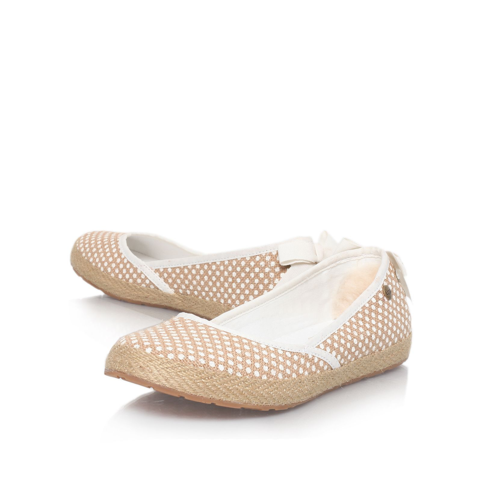 soft flat pumps
