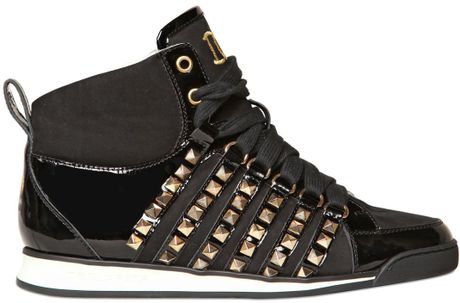 d width sneakers