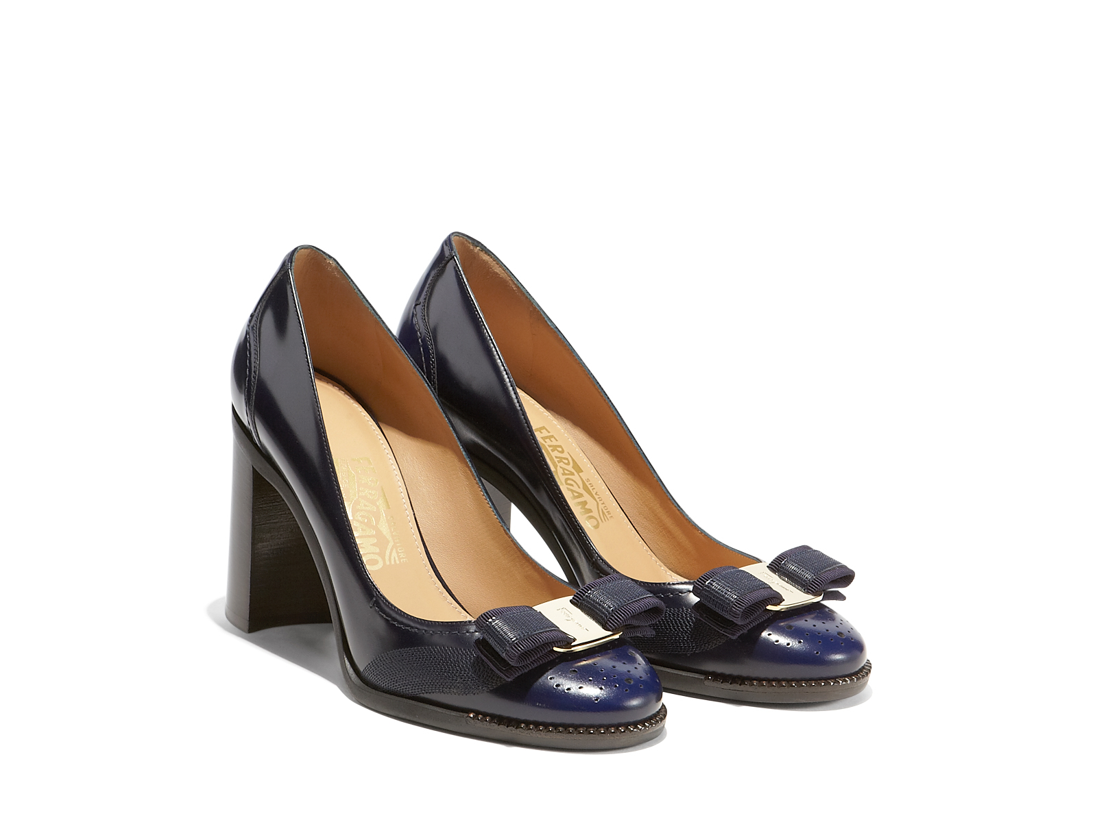ferragamo vara pump