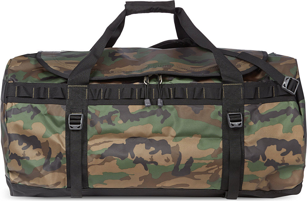 The North Face Camouflage Print Duffle Bag Woodland Print in Green for