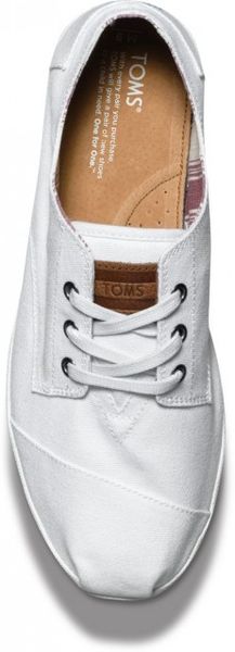toms white canvas sneakers
