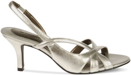 Naturalizer Prissy Evening Sandals in Silver | Lyst