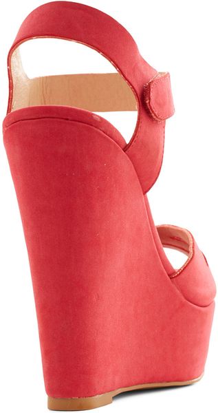 Modcloth Punch Bowl Planner Heel in Strawberry in Red - Lyst