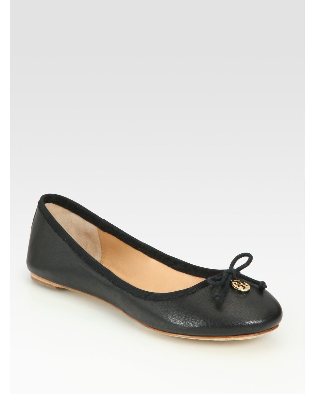 Tory Burch Chelsea Leather Bow Logo Ballet Flats in Black | Lyst