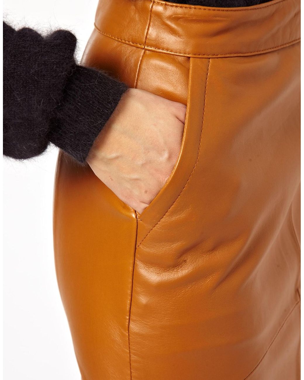 Excel Your Own Self With This Brown Pencil Leather Skirt Get Now  Le  Réussi