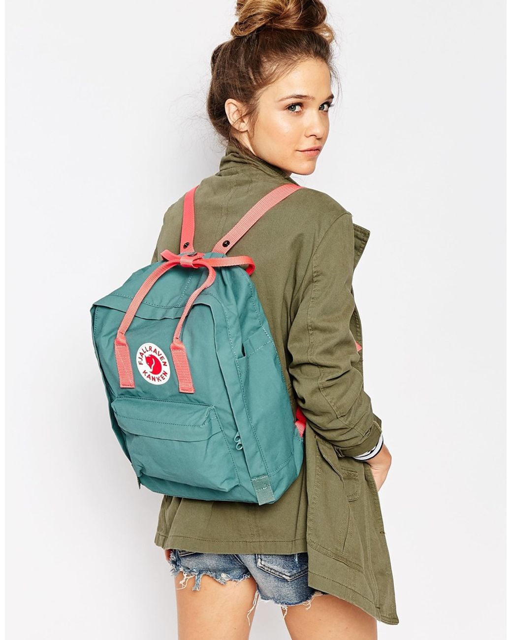 Fjallraven Classic Kanken In Green With Contrast Pink | Lyst
