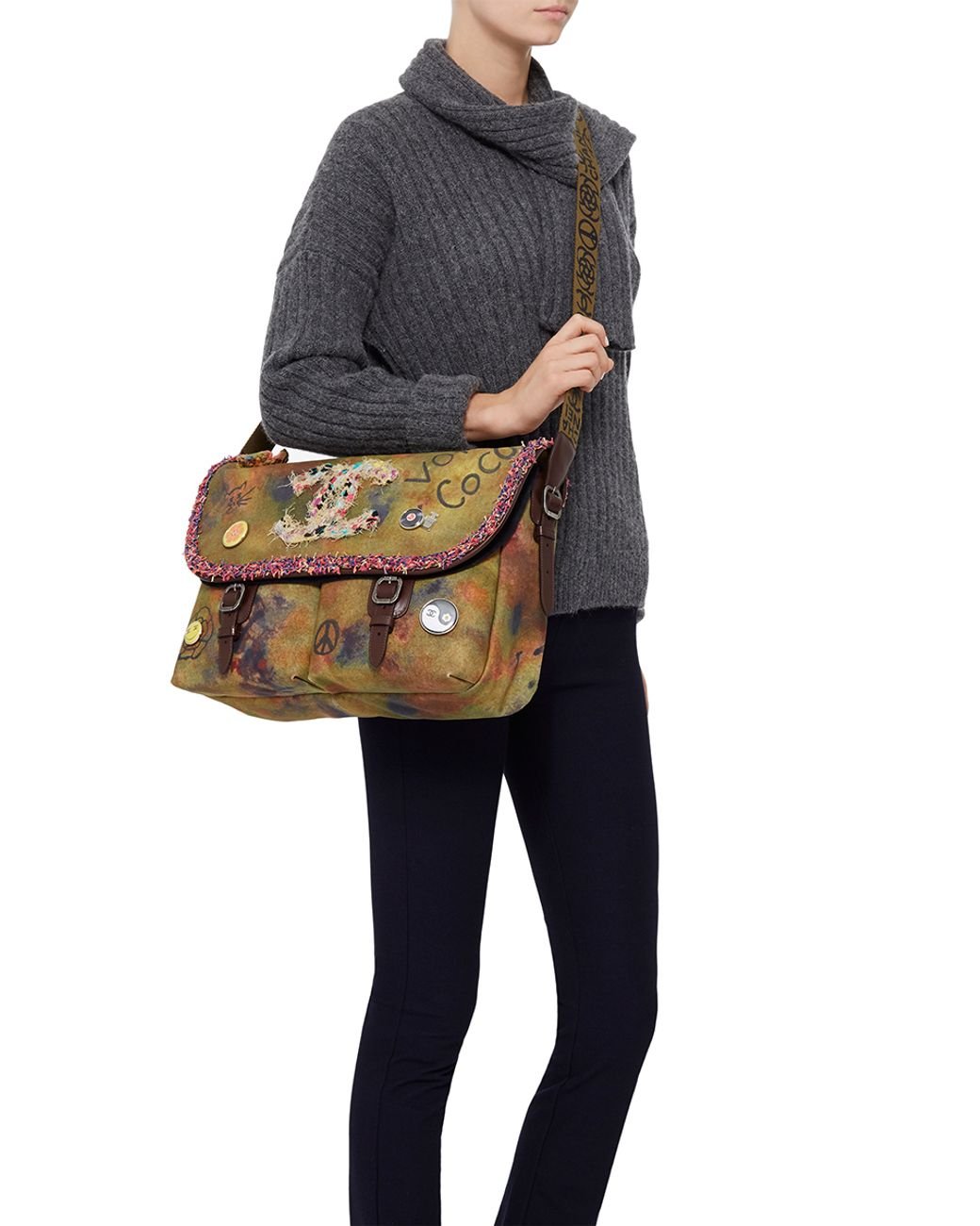 Chanel on the pavements messenger bag hot sale