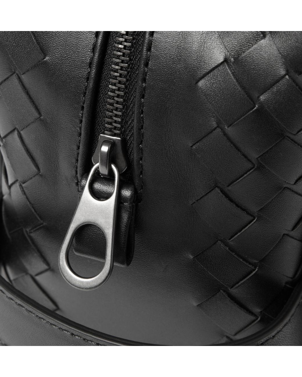 Bottega Veneta Intrecciato Leather Wash Bag in Black for Men | Lyst