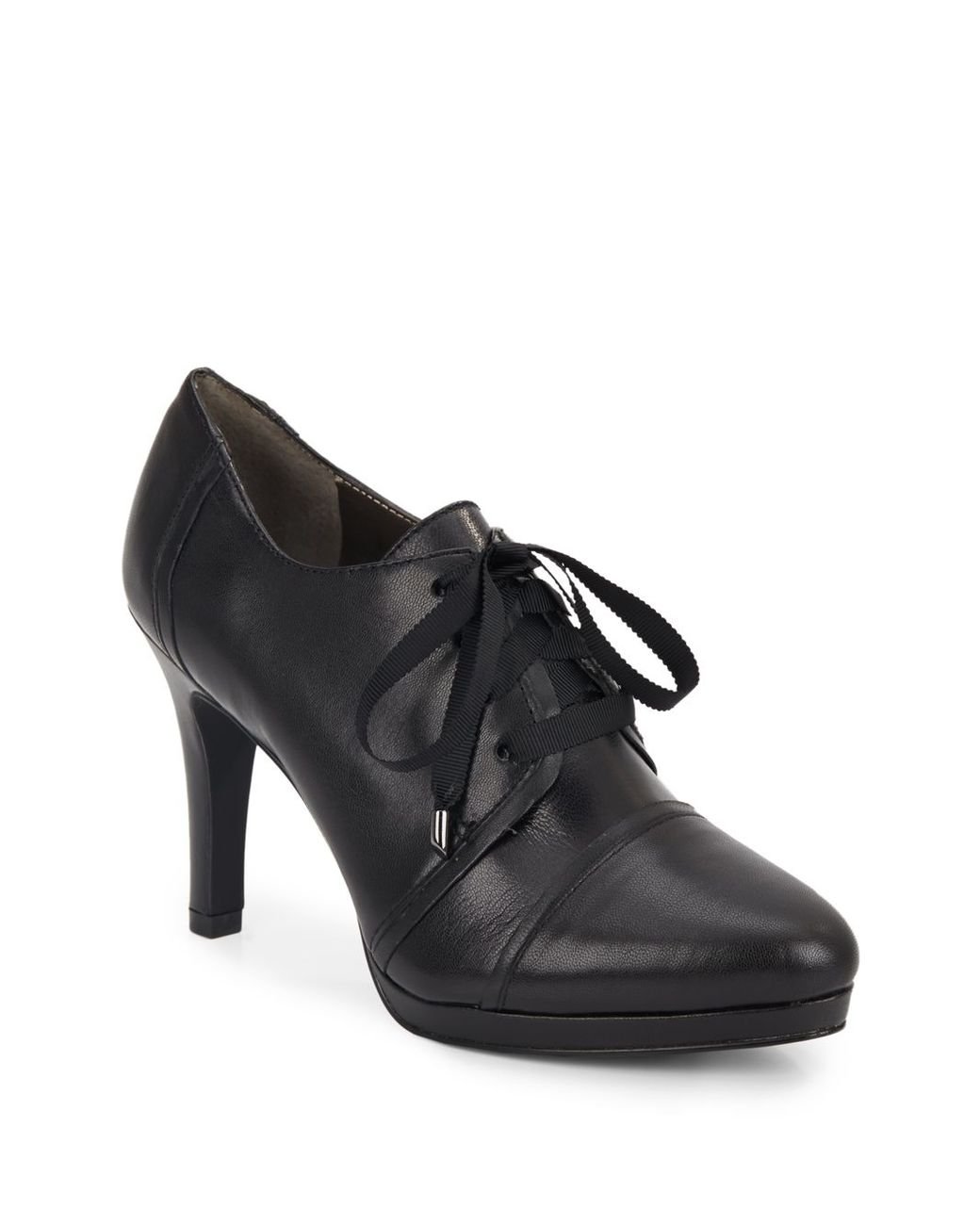 Tahari black best sale pumps
