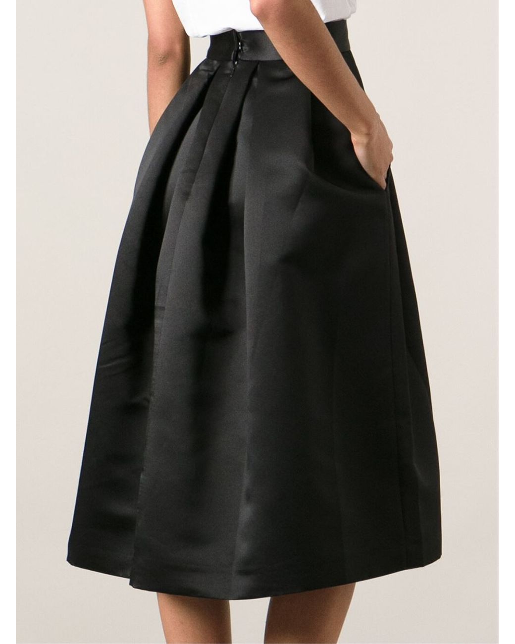 Black Printed Box Pleated Skirt Design by Kavita Bhartia at Pernias Pop Up  Shop 2023