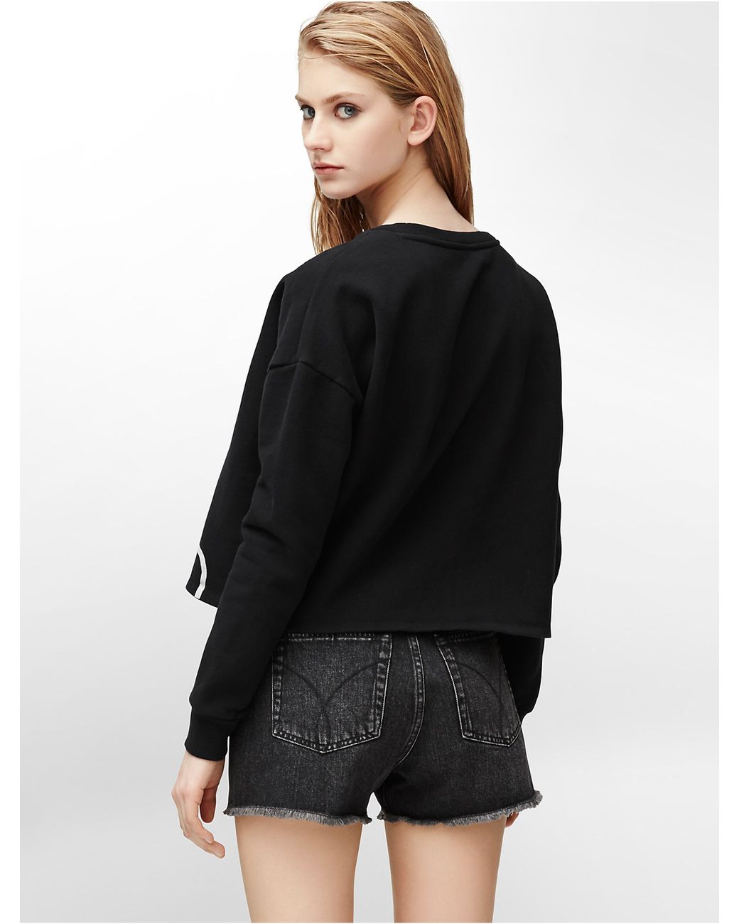 Calvin Klein Jeans Crop Logo Long Sleeve Sweatshirt in Black | Lyst