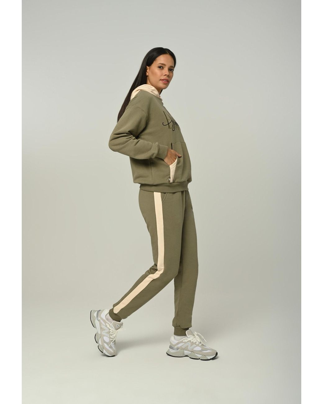 Tom Barron Natural Jogginganzug