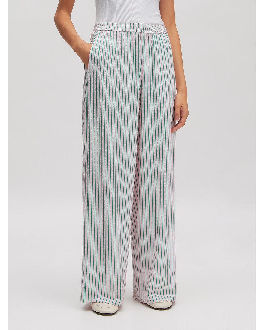 EDITED White Hose Cataleya