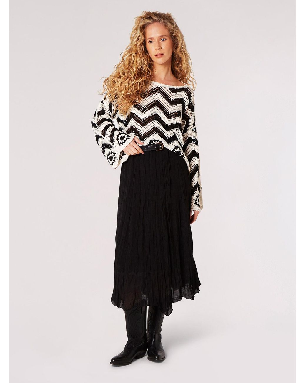 Apricot White Pullover