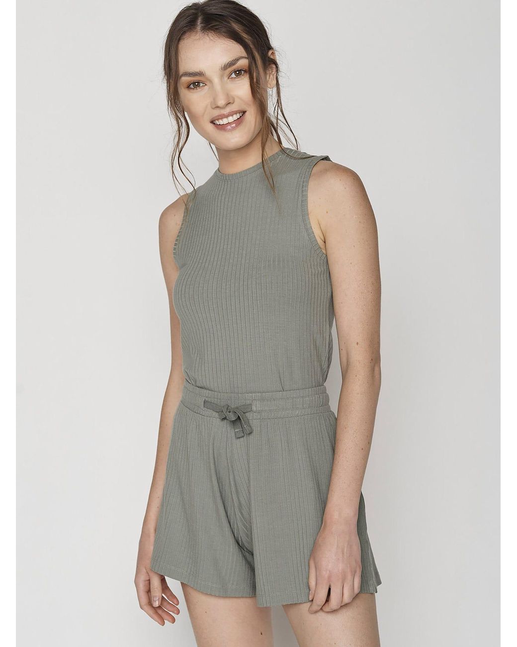GreenBomb Gray Top Basic Few