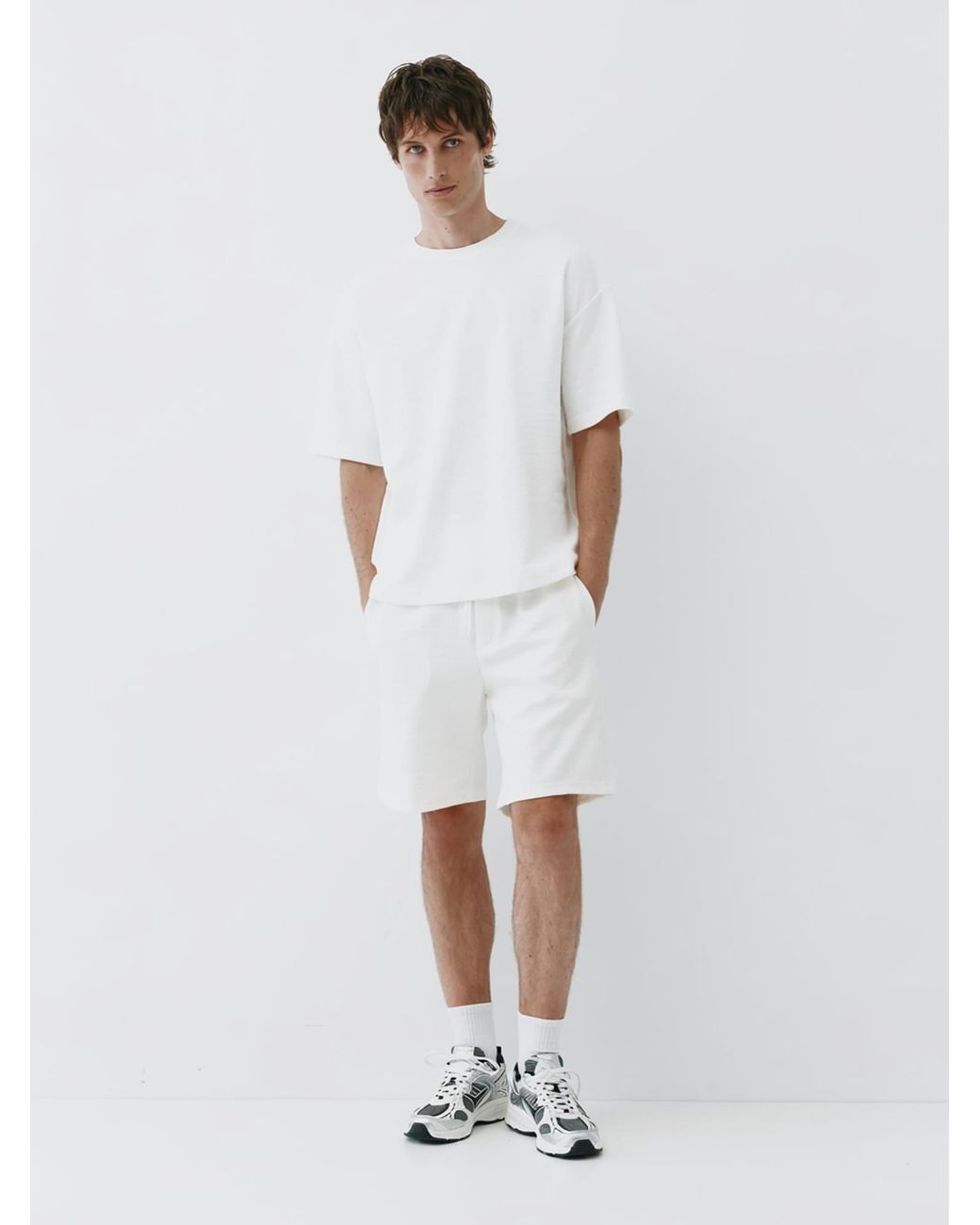 Pull&Bear Shorts in White für Herren