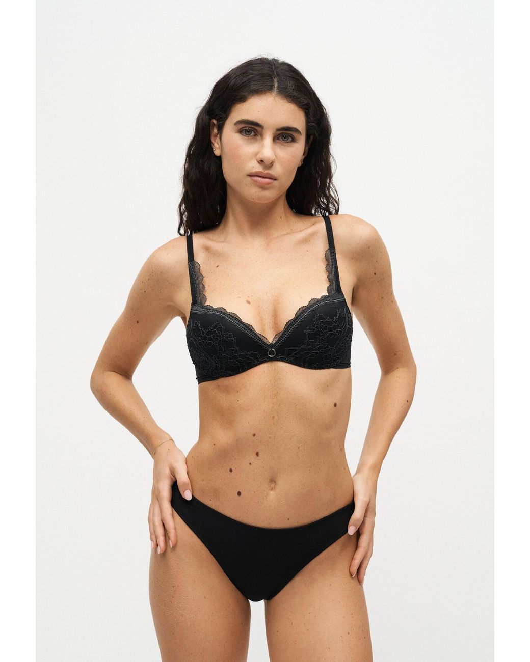 Triumph Black String Pretty