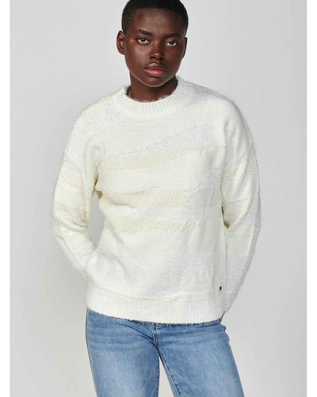 Koröshi White Pullover