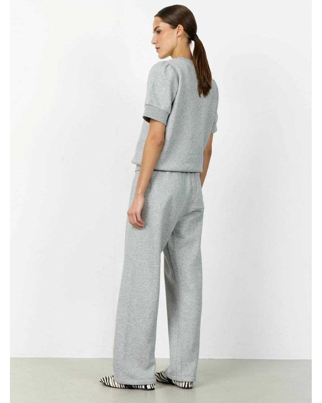 Levete Room Gray T-Shirt Lr-Nuka 19