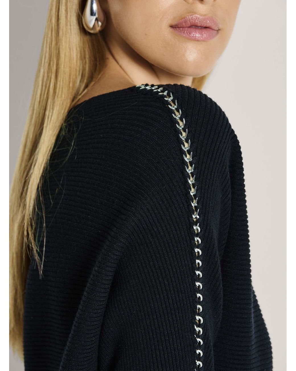Madeleine Black Pullover