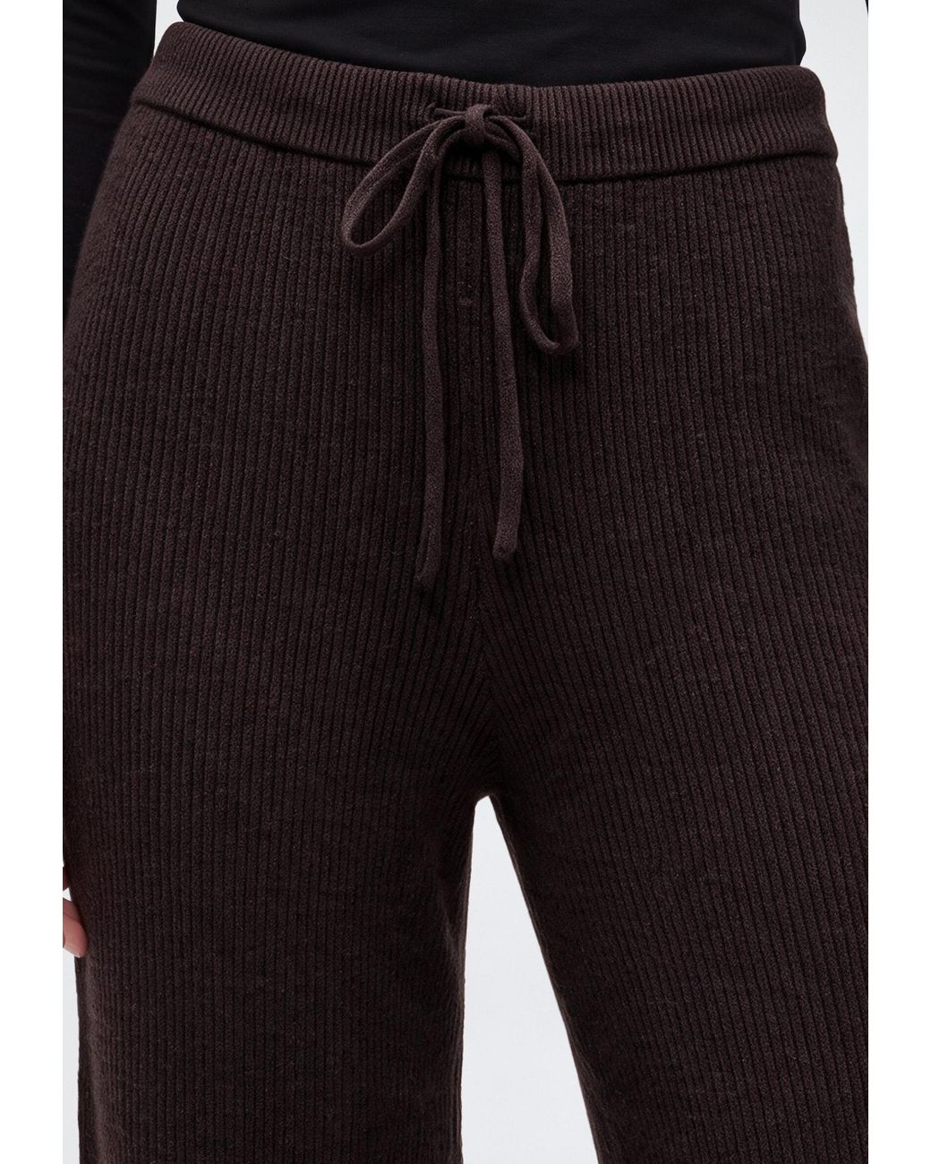 Gap Black Hose