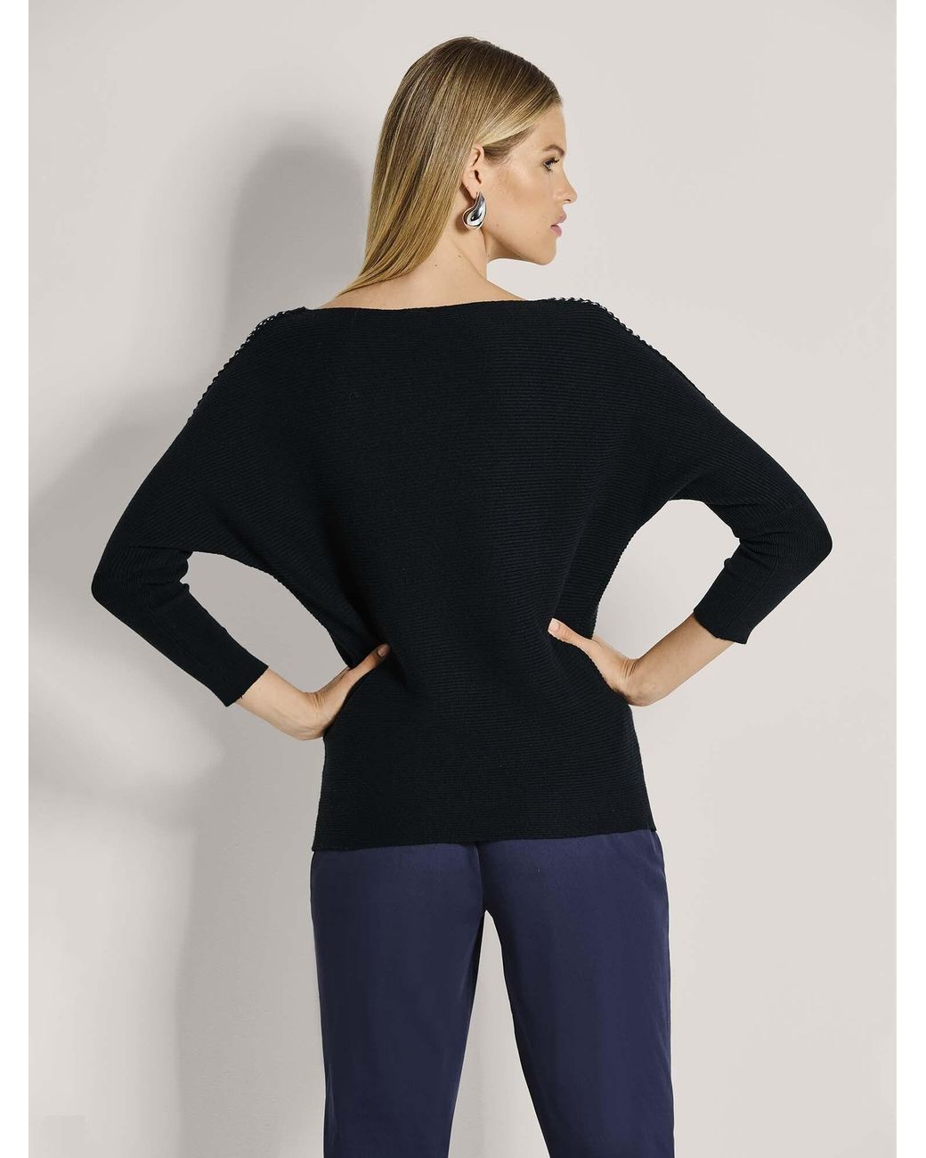 Madeleine Black Pullover