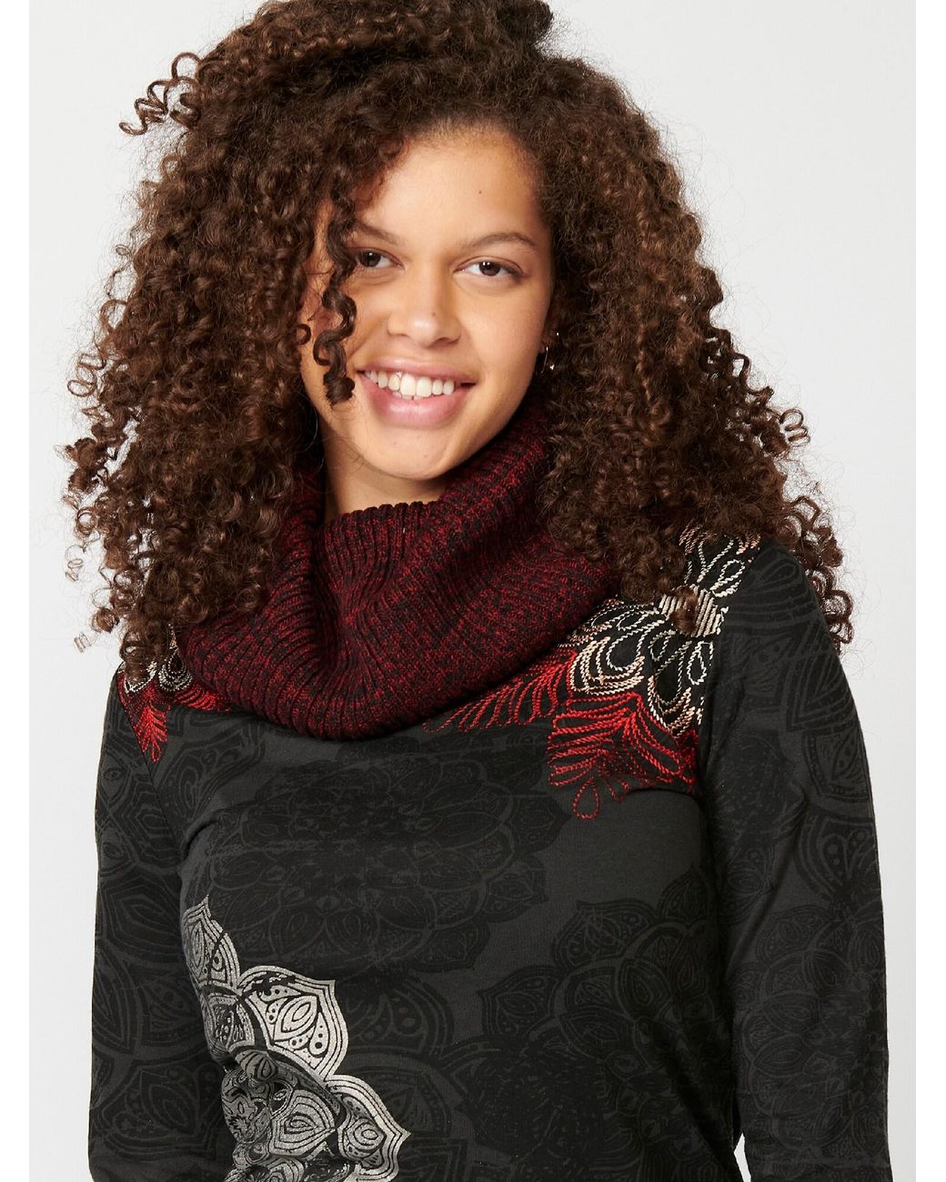 Koröshi Black Pullover