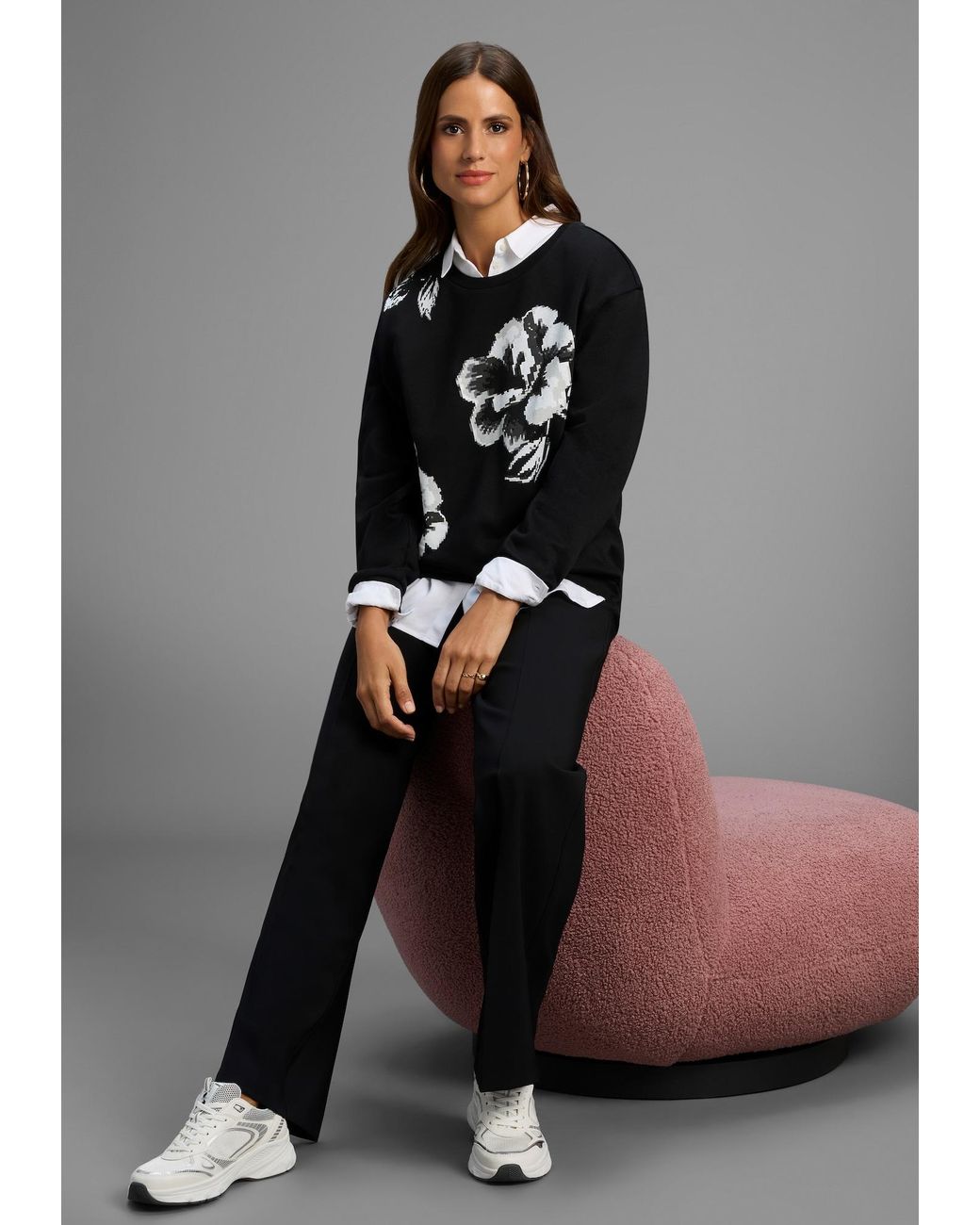 Laura Scott Black Pullover