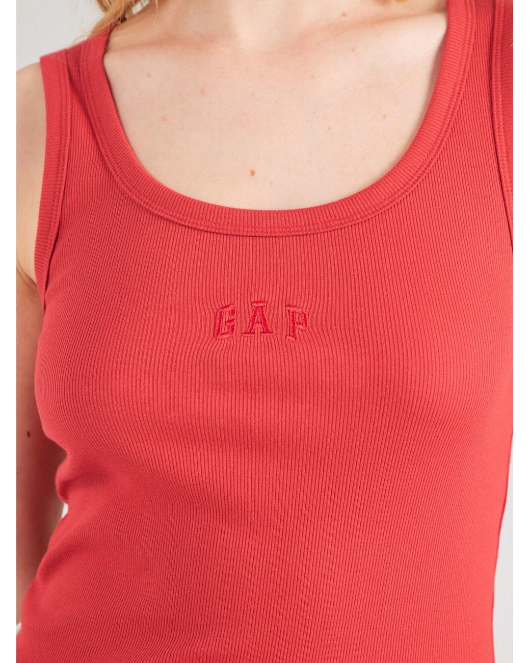Gap Red Top