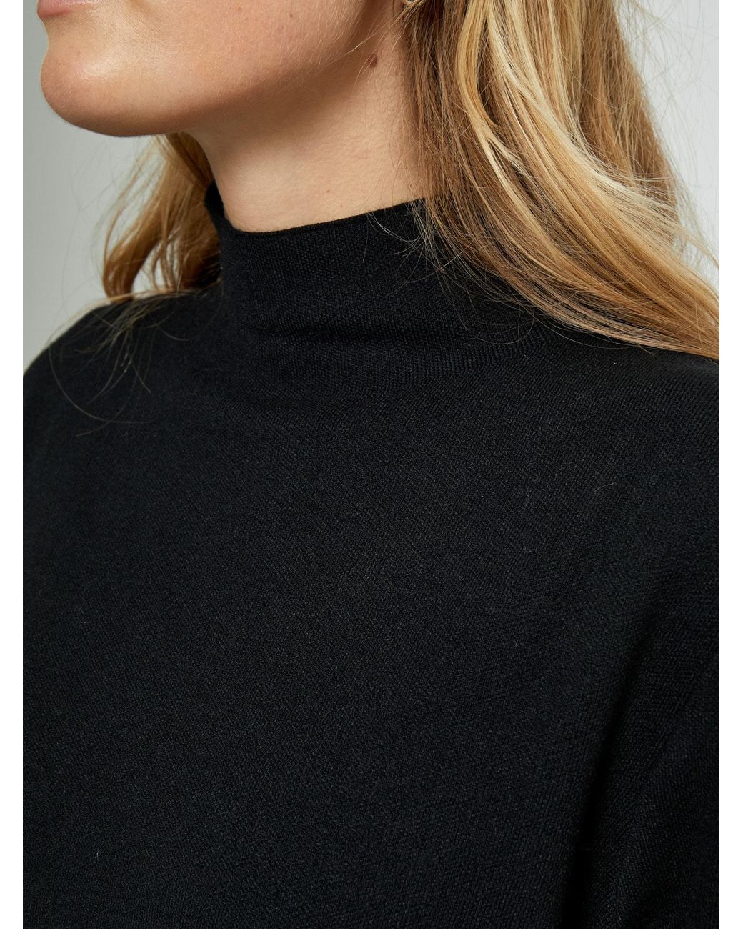 Minus Black Pullover Lupi