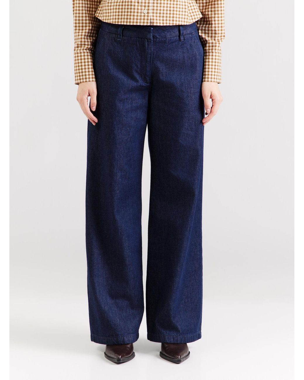 Comma, Blue Jeans