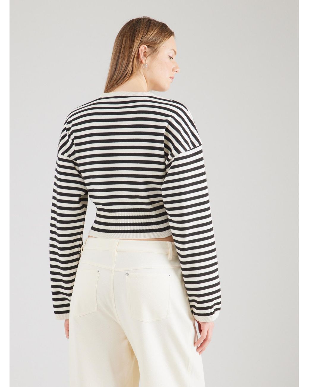 Studio Select Black Pullover Grace